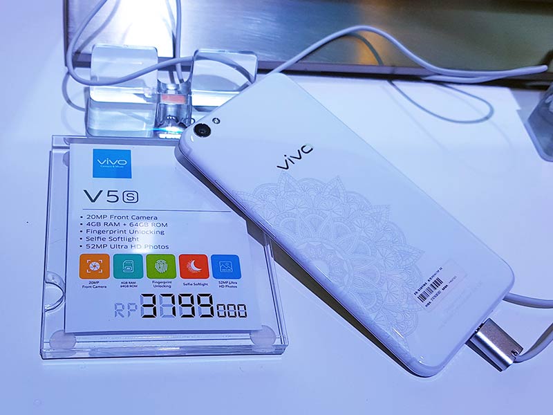 Vivo-V5s-Pure-White-Limited-Edition