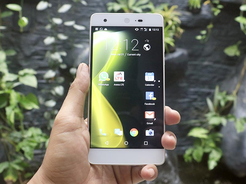 Review-Sharp-Z2