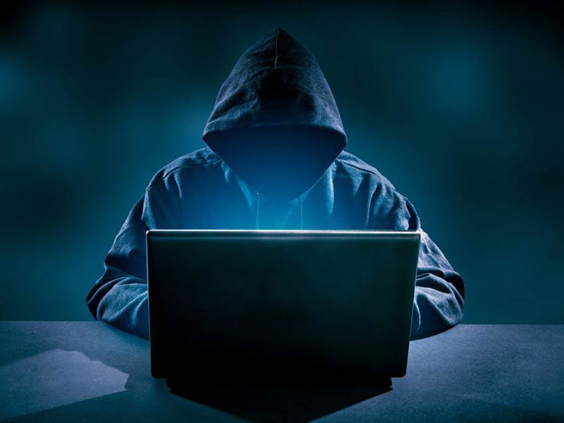hacker-kejahatan-siber-sadap-cyber-hack-webcam-laptop
