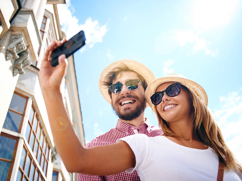 smartphone-selfie-liburan