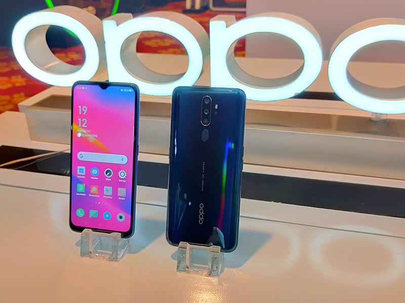 Custodia In Pelle Metallica Per OPPO A9 2020 / A5 2020 - Cover Serie CODE Con Disco Scintillante (Viola Chiaro)